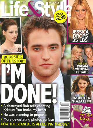 Illustration for article titled This Week In Tabloids: J. Lo's Boyfriend Loves a Good Gay Glory Hole